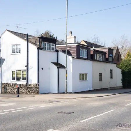 Stunning 4 Bed Sleeps 8 Cottage Parking