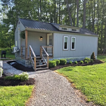 The Manhattan Loft  Tiny House, New River Gorge National Park