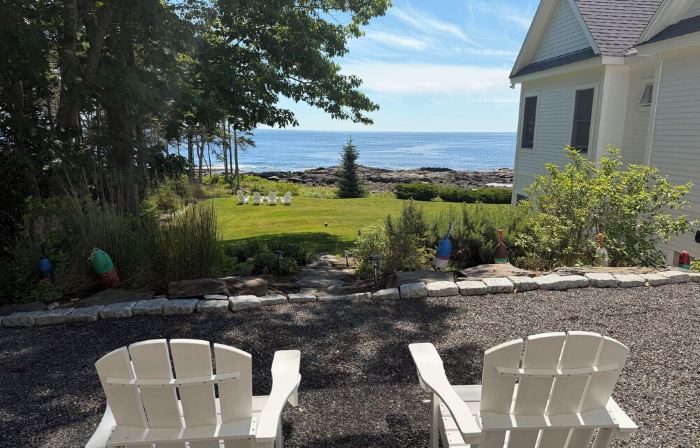 Air-Conditioned Ocean Point Oceanfront with Lawn & Beach