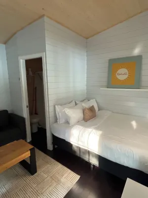 Rooted Oak Nature Retreat - Bungalows