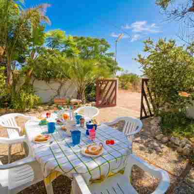 Villetta Fina Bella with Parking Near Beach - Happy Rentals Hotel Exterior