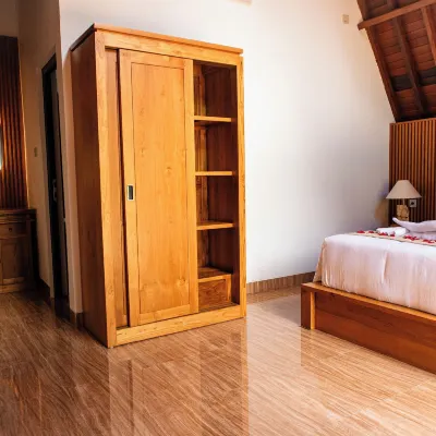 Villa lereng agung Hotels near معبد بيساكيه