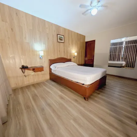 Hotel Asturias Inn