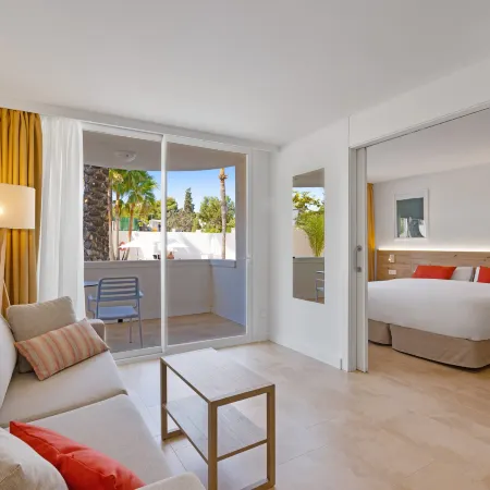 Palmanova Beach Apartments by TRH