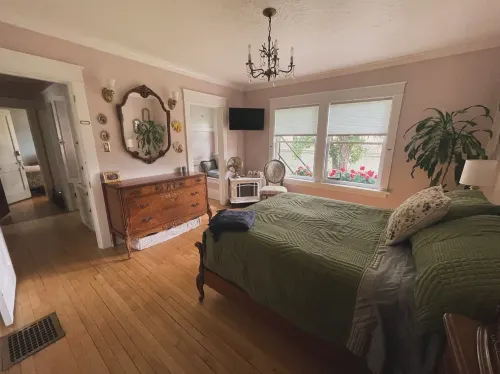 This Old Frat House - Afhentnings-/afleveringstjenester