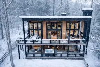 Glass Cabin Retreat w Hot Tub Sauna Epic Views - 4-Star