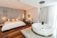 Be Playa Hotel Boutique & Rooftop Bar - Bathtub
