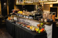 Legend Hotel - breakfast
