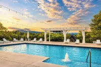 Skylaranna Resort & Spa - Pools