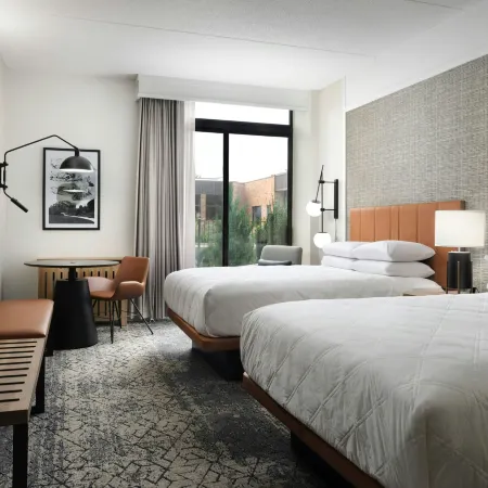 Sheraton Grand Rapids Airport Hotel