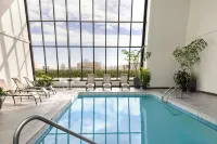 Renaissance Denver Hotel & Conference Center - Pools