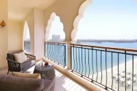 The Ritz-Carlton Abu Dhabi, Grand Canal - カップル