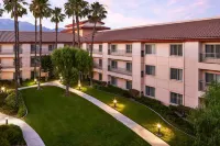 DoubleTree by Hilton Ontario Airport - parking