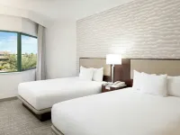 DoubleTree Suites by Hilton Phoenix Hotels near Camelback East