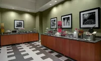 Hampton Inn & Suites Astoria - Breakfast
