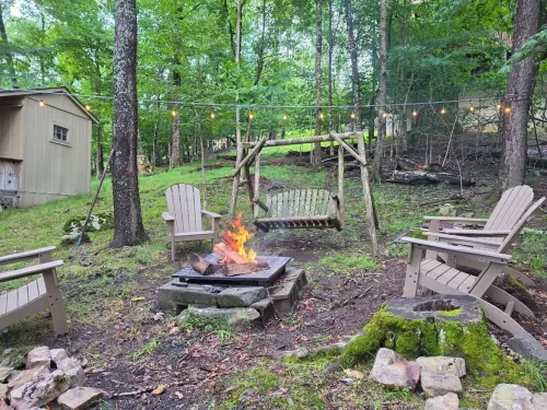 Beech Mtn: Walk to Slopes, Sleeps 9, Pet Friendly, Mountain Views, Cozy Retreat - 4-Star