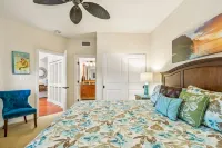 Luxury condo with central A/C and golf and ocean views - مسبح