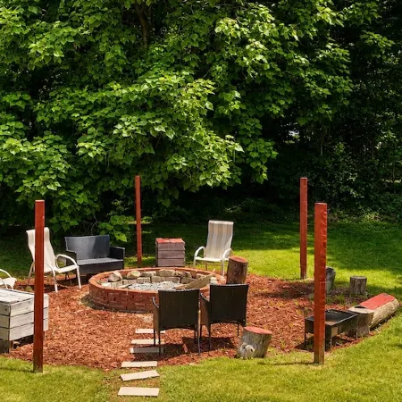 Serene Family Home: Sleeps 16!