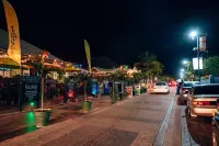 Bonanza Apartments - 2-Star