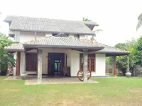 Lanrich Villa Hotels in Kamburugamuwa