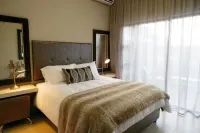 Heritage Square Apartments Hotels near Willowbridge Shopping Centre