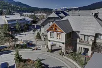 Whistler Peak Lodge Các khách sạn gần Whistler water Airport