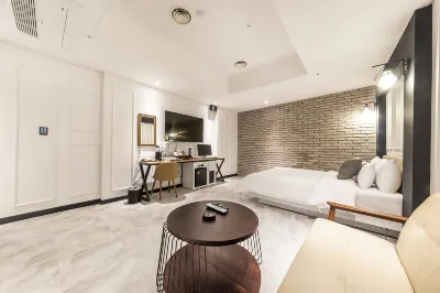 Suwon Johnny B Hotels in Suwon