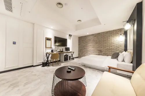 Suwon Johnny B Hotels in Suwon