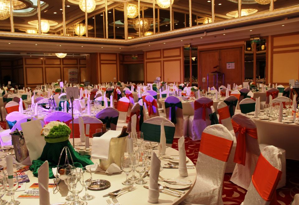 크라운 플라자 아부다비