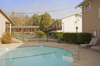 Mariposa Lodge Hotels in Mariposa