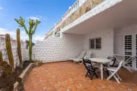 Apartment Near the Beach with a Huge Terrace Patio, Wifi and Parking - parking