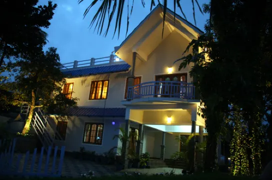 4 Bedroom Villa with Balcony Mountain View