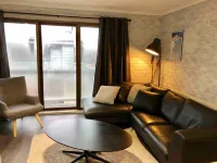 Hotham 3 Bedroom Apt - 24 Lawlers
