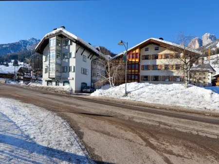 Villa Placidia Apt 22 Отели в г. Campitello di Fassa