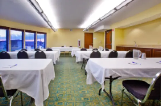 Holiday Inn Express WATERLOO-CEDAR FALLS by IHG