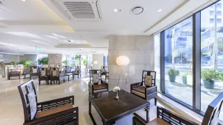 0225n120008ovrwvy7153 R 320 180 R5 D