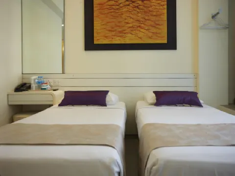 โรงแรม 81 เอเลแกนซ์ โรงแรมใกล้มุสตาฟาเซ็นเตอร์