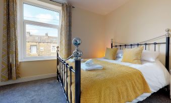 StayZo Westminster Stylish House Accommodation - Housity