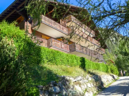 Colline 3 Отели рядом с достопримечательностью «Domaine skiable de Champex-Lac»