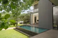 DoubleTree by Hilton Weerawila Rajawarna Resort - Pools