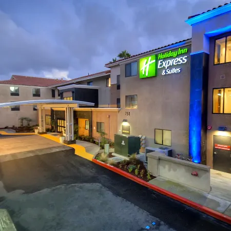 Holiday Inn Express & Suites CARLSBAD BEACH by IHG