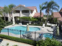 Garden Inn and Suites Fresno - Pools