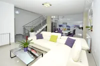 Luxury Villa/Rooftop Pool !Avbl. in Season