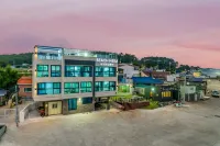 Busan Beach Heim Pension (Sunrise Spot) โรงแรมใกล้ชายหาดอิมรัง