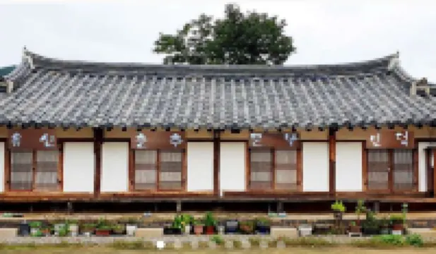 Gyeongju Hyeriwon Hanok Stay トンイルジョン周辺のホテル