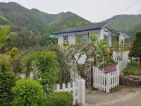 Hongcheon Gongjakgol Pension Hotels near Gongjaksan Sutasa