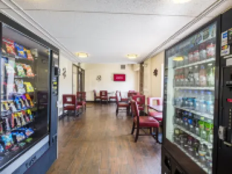 レッド ルーフ  イン プラス + ボストン - ウォーバーン / バーリントン ウォバーンのホテル