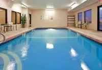 Holiday Inn Express & Suites Kansas City-Liberty (Hwy 152) Hotels in Chouteau Township