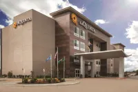 La Quinta Inn & Suites by Wyndham Marysville Hotels in 