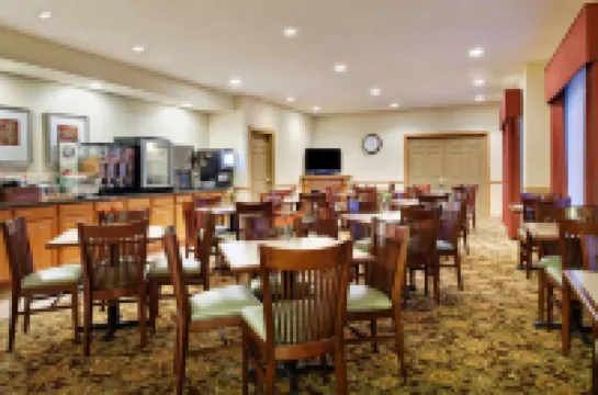 Country Inn & Suites by Radisson, Rock Falls, IL